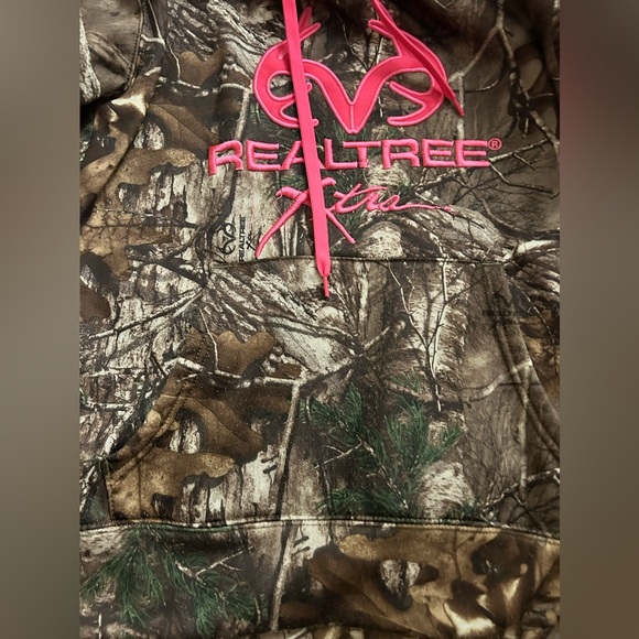 Small Realtree camo sweatshirt - Picture 7 of 9
